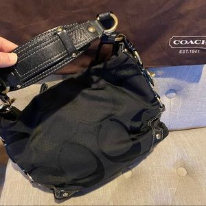 Coach 10619 authentic medium hobo shoulder bag
